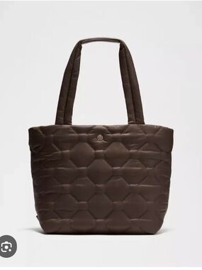 lululemon athletica Quilty Pleasures Tote in Walnut Crunch with gold HW